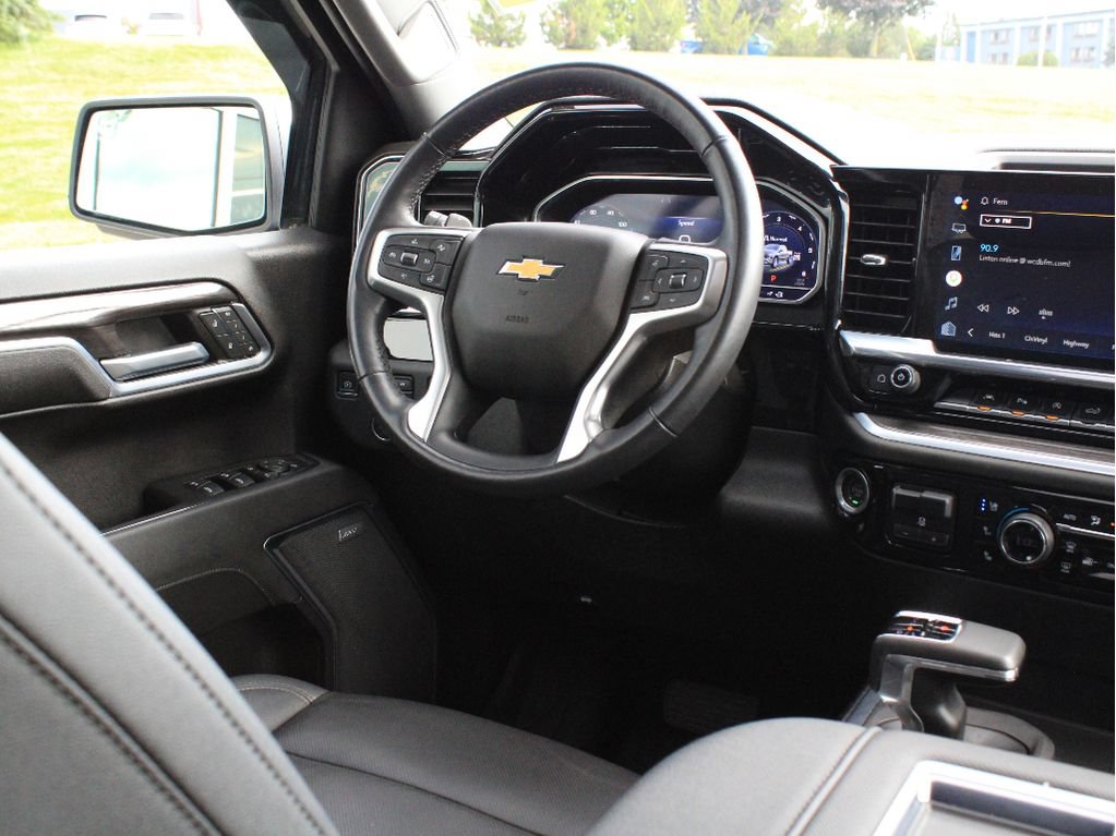 Used 2022 Chevrolet Silverado 1500 LTZ w/ LTZ Premium Package AWD/4WD image 14