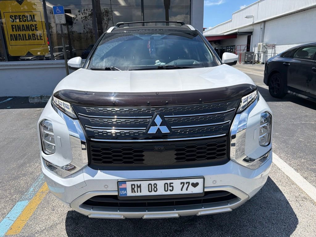 Used 2024 Mitsubishi Outlander SEL AWD/4WD image 2