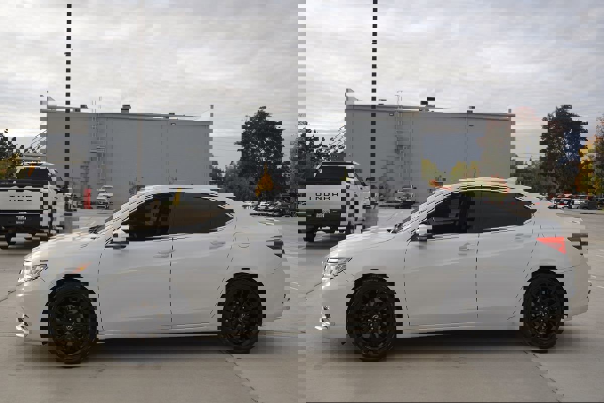 Used 2019 Acura TLX V6 image 3