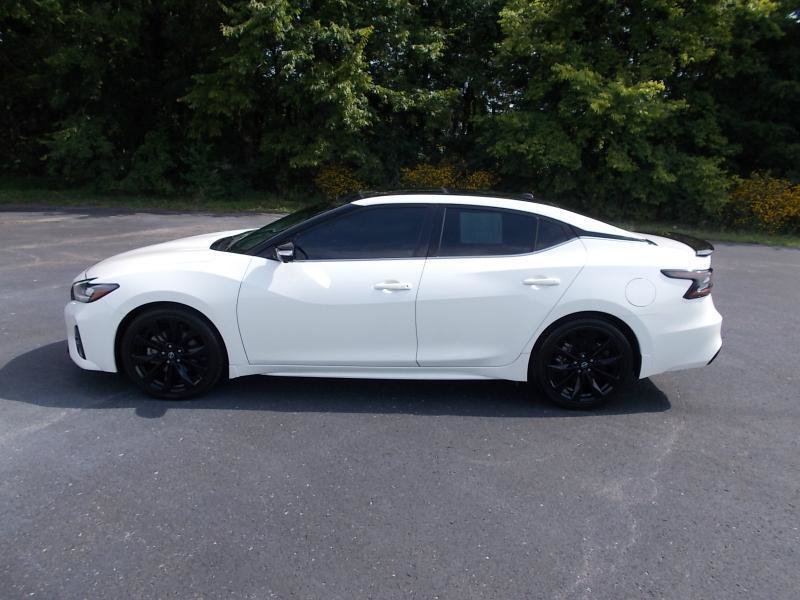Used 2023 Nissan Maxima SR w/ Sport Mat Group FWD image 3