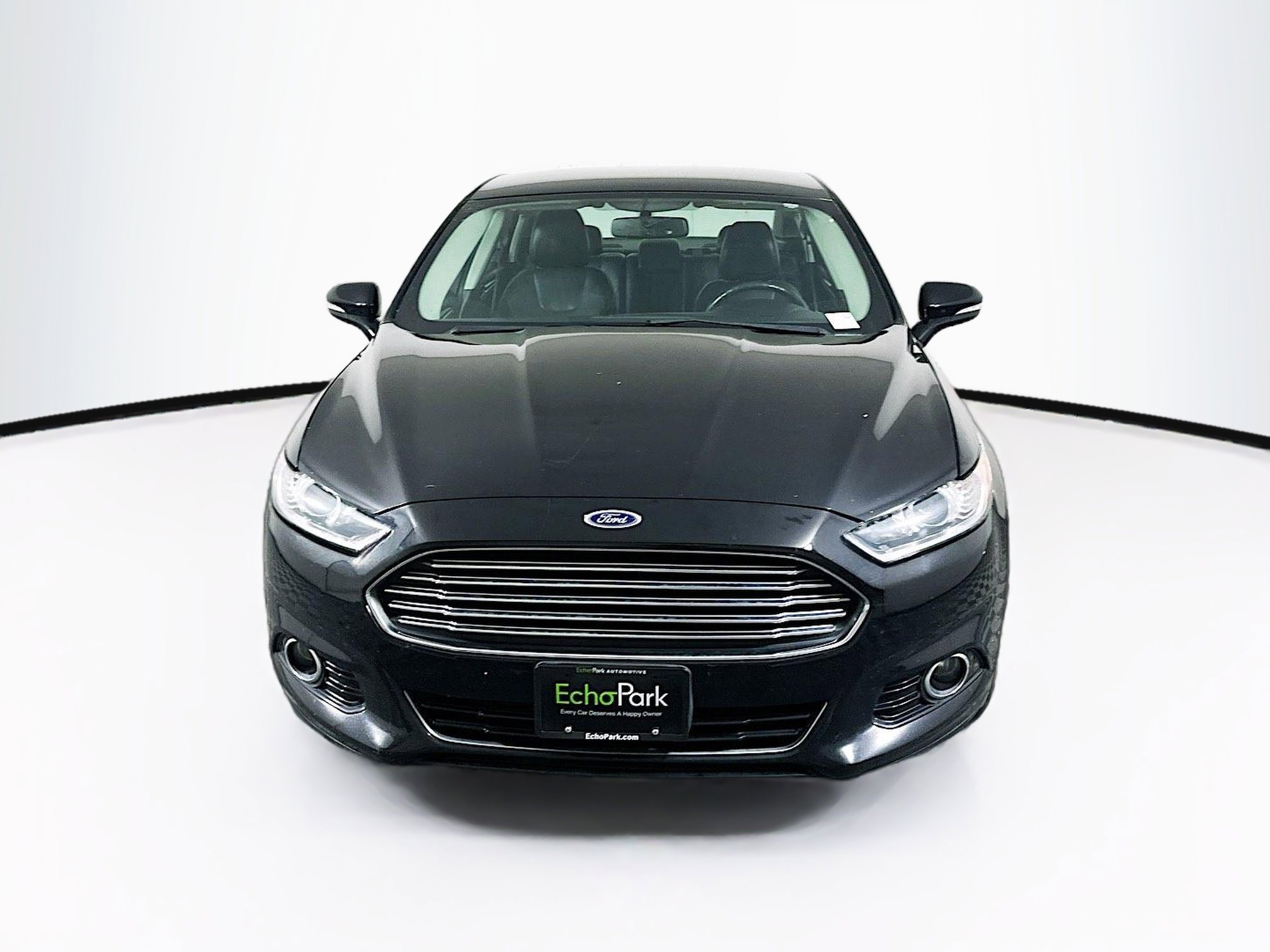 Used 2016 Ford Fusion Titanium image 2