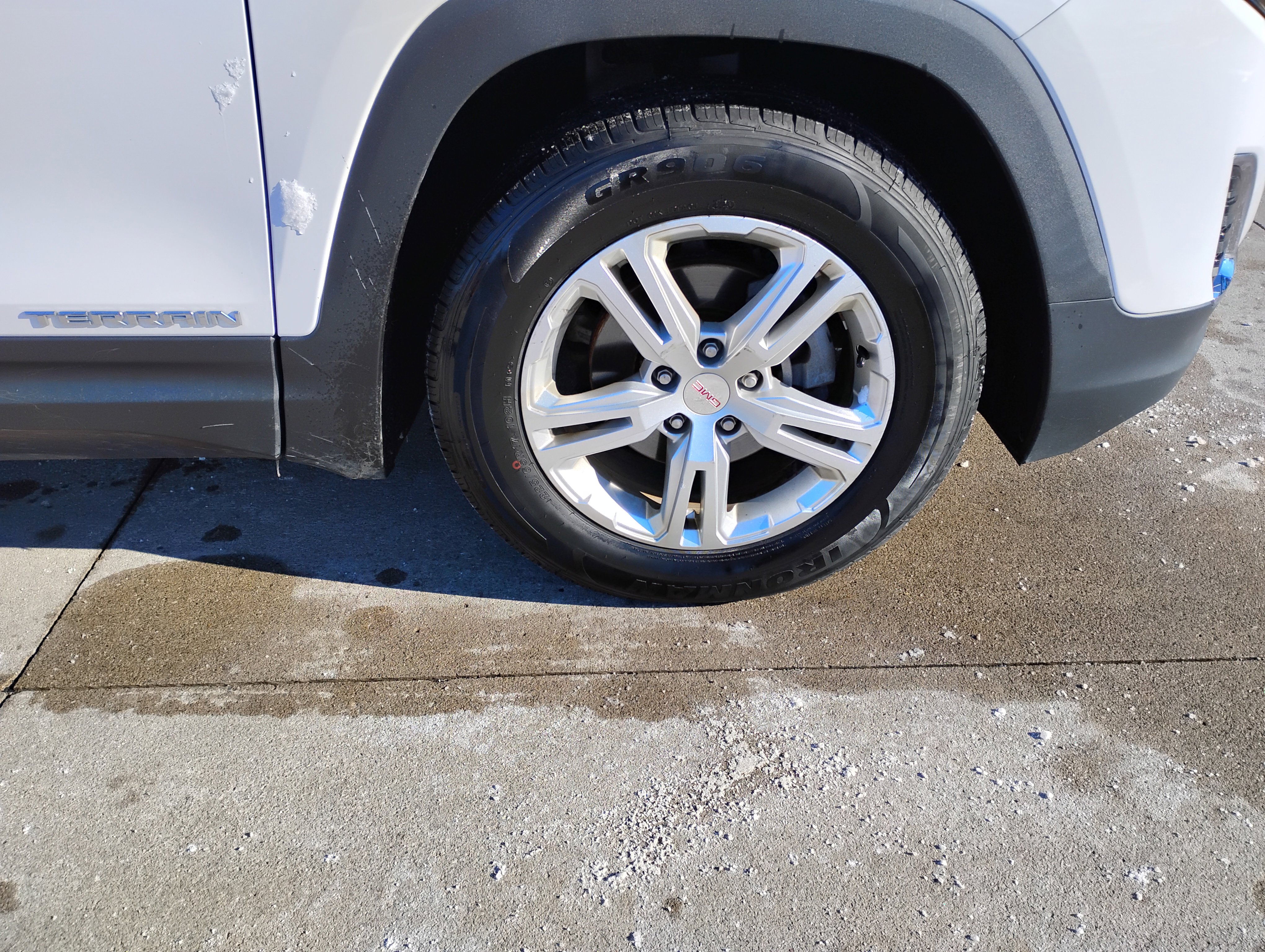 Used 2020 GMC Terrain SLE image 27