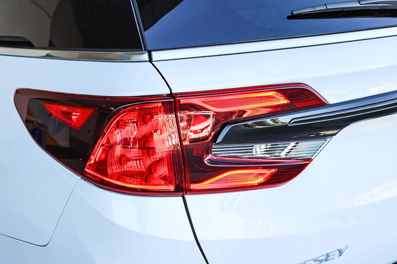 Used 2025 Honda Odyssey Elite image 9