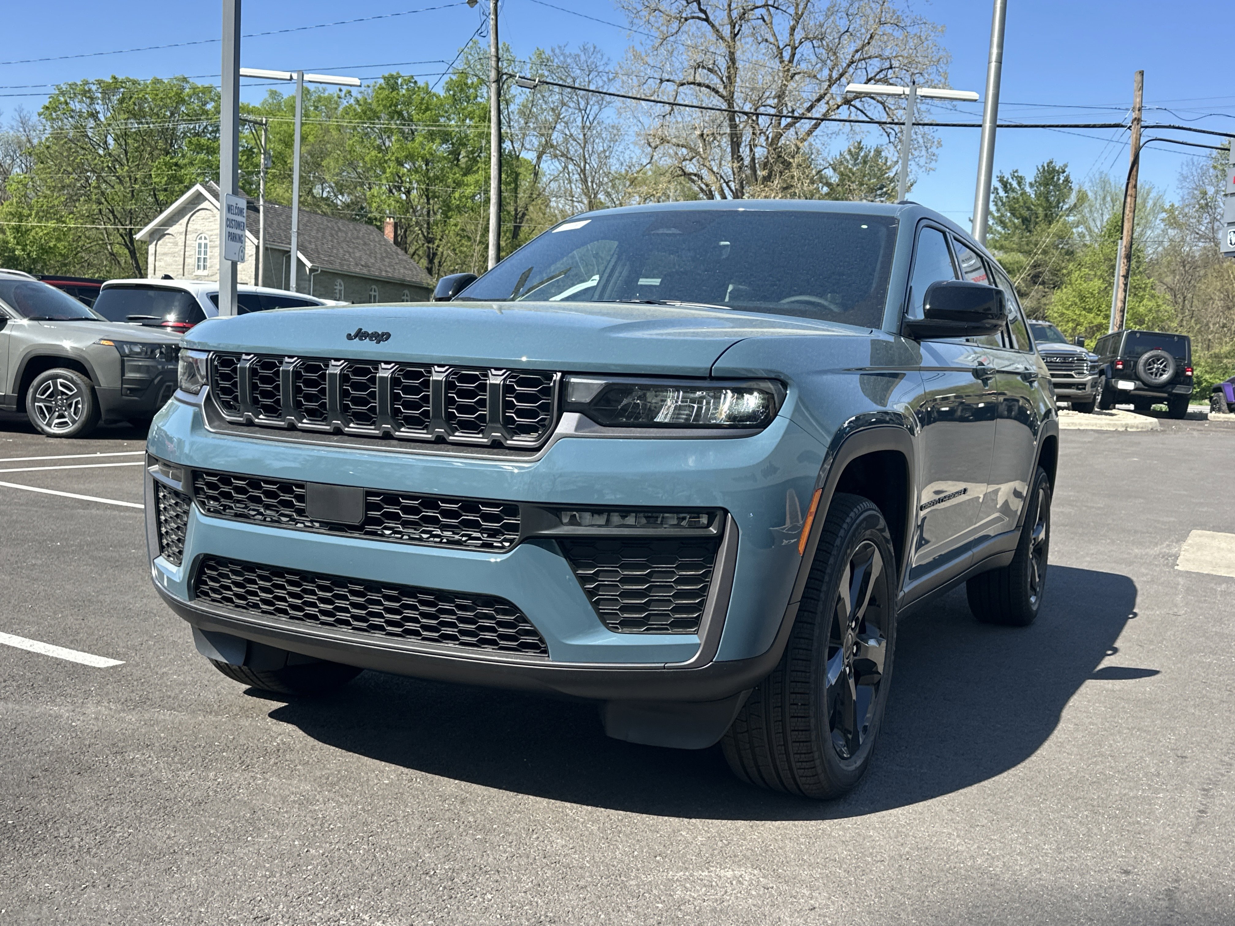 New 2026 Jeep Grand Cherokee L Limited w/ Limited Altitude Package AWD/4WD image 21