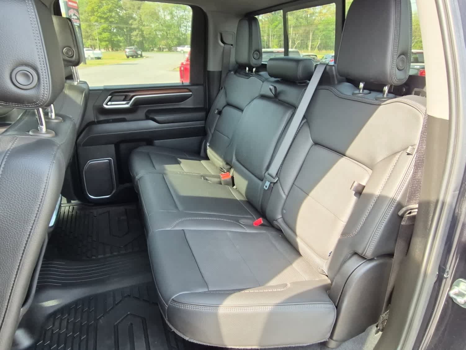 Used 2024 GMC Sierra 2500 Denali w/ Denali Reserve Package AWD/4WD image 9