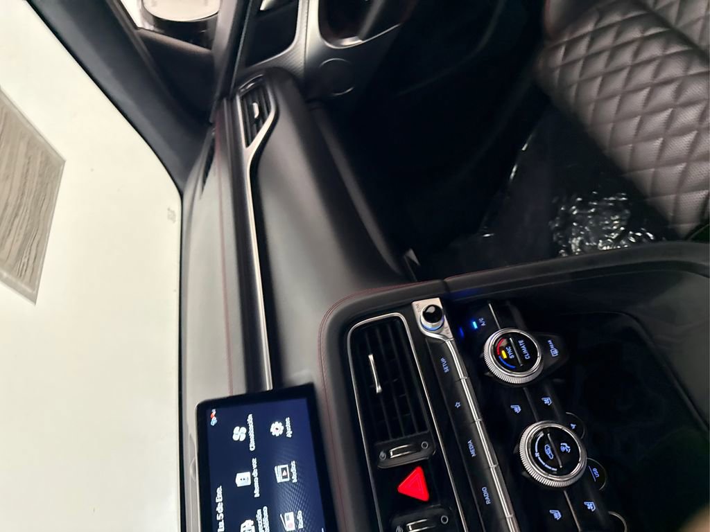 Used 2022 Genesis G70 3.3T image 36