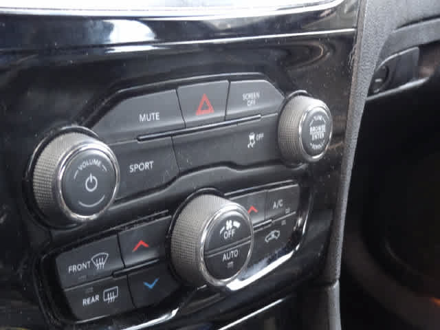 Used 2019 Chrysler 300 S w/ 300S Alloy Package RWD image 8