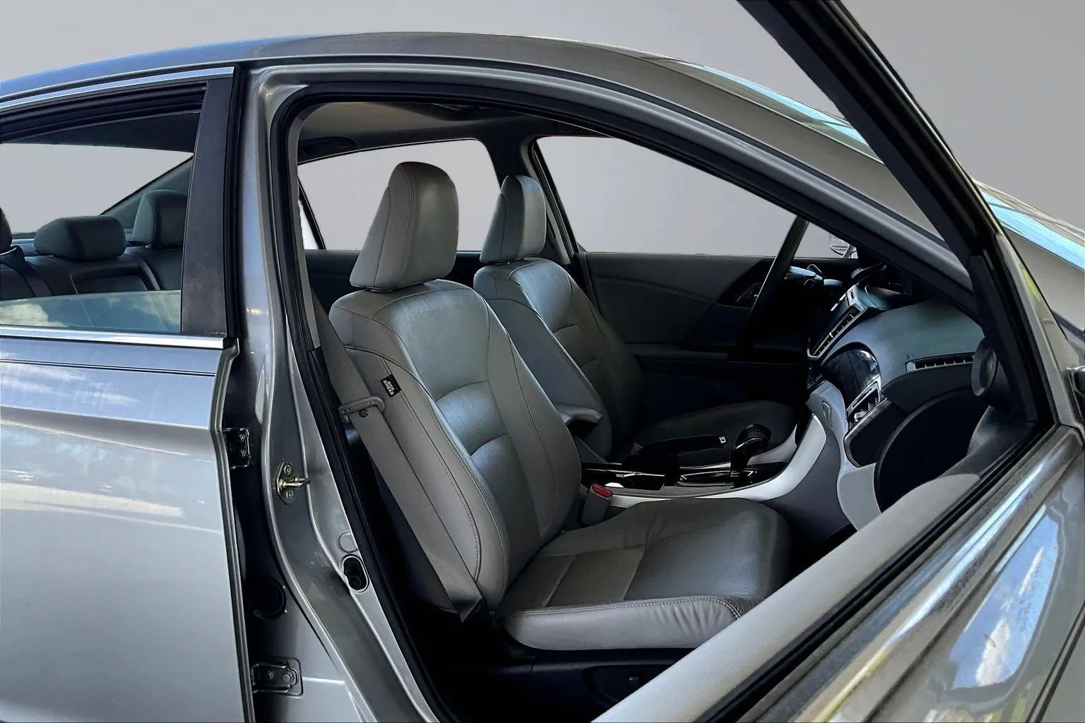 Used 2017 Honda Accord EX-L image 26