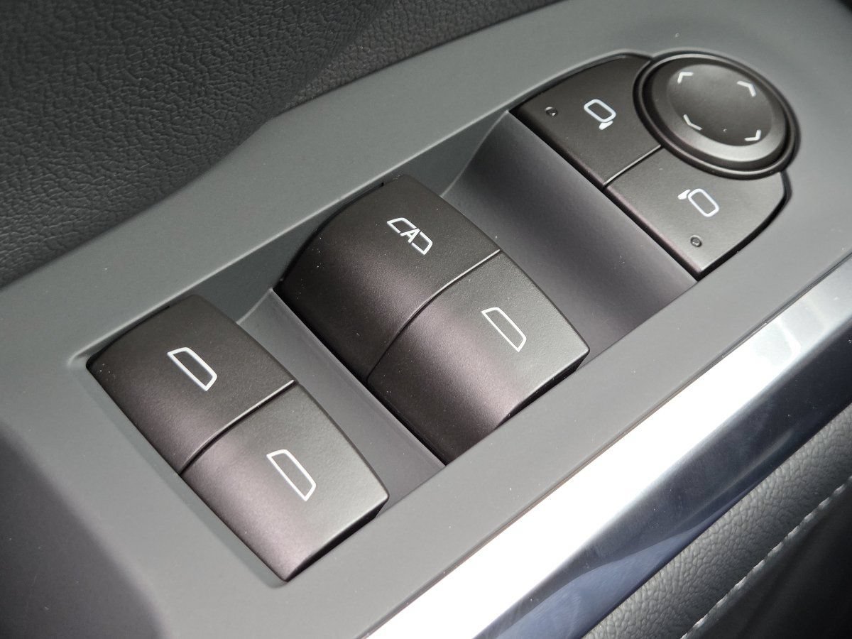 New 2027 Chevrolet Traverse LT FWD image 36