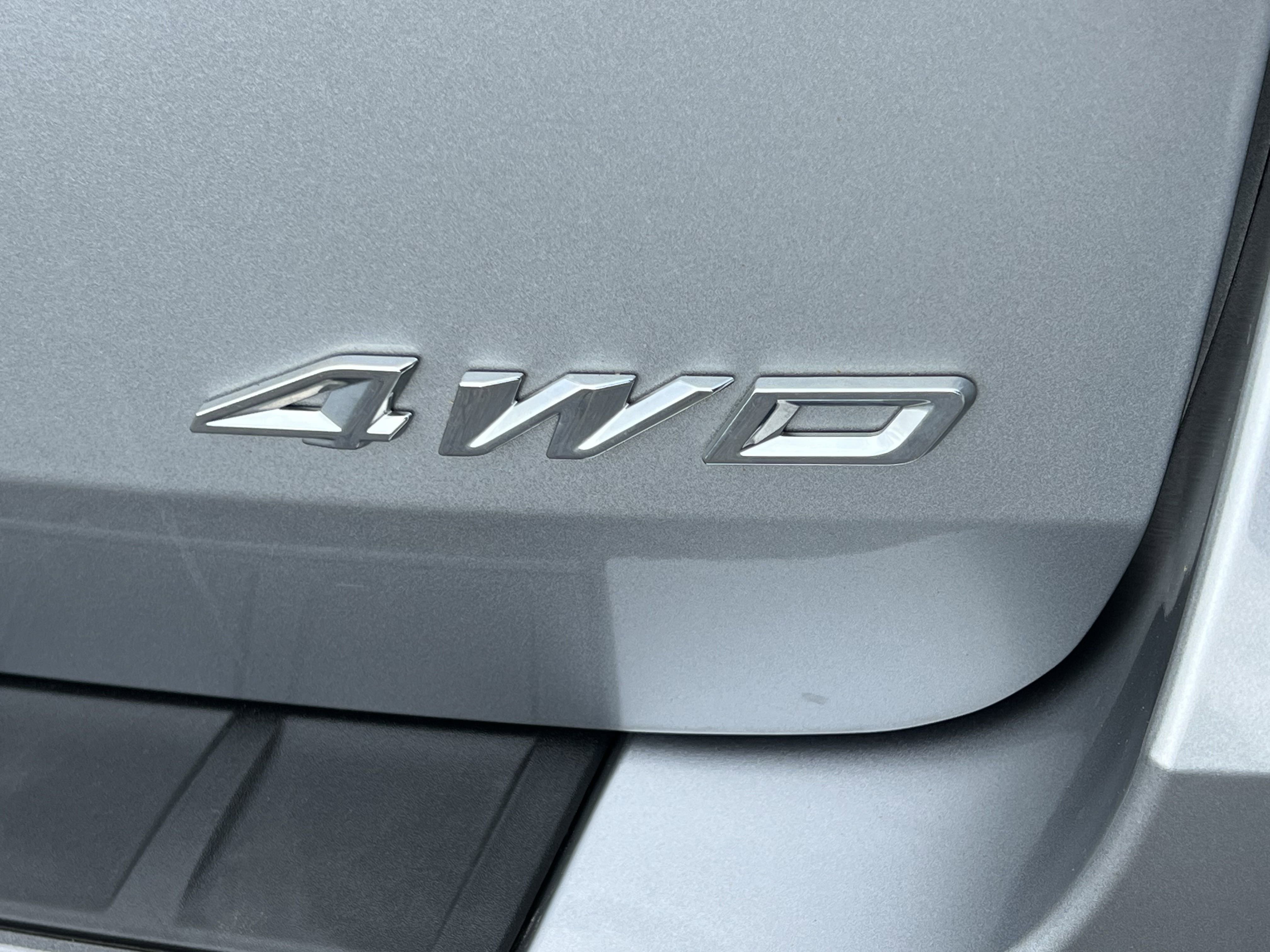 Used 2023 Ford Explorer XLT w/ Equipment Group 202A image 10