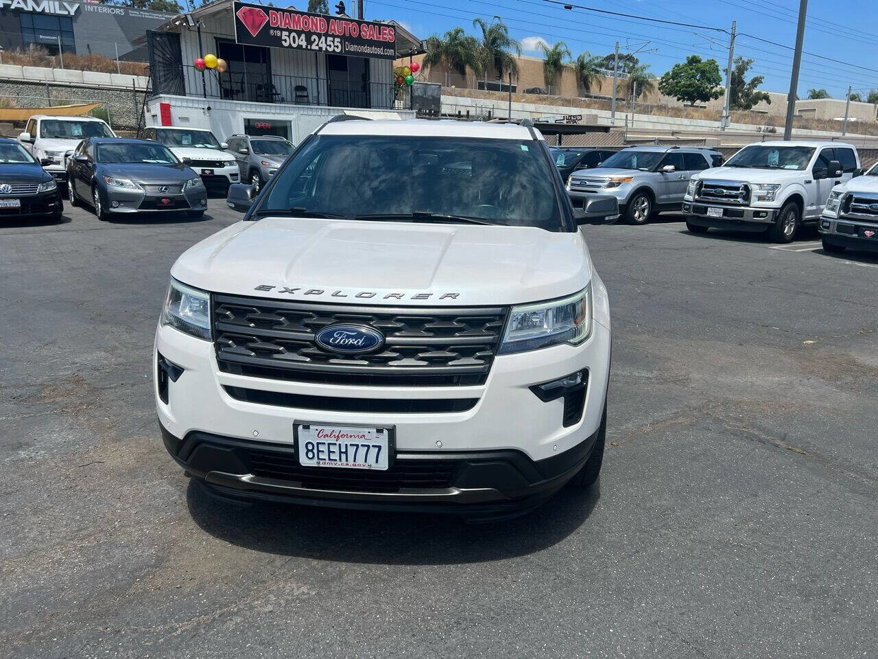 Used 2018 Ford Explorer XLT w/ Equipment Group 202A image 5