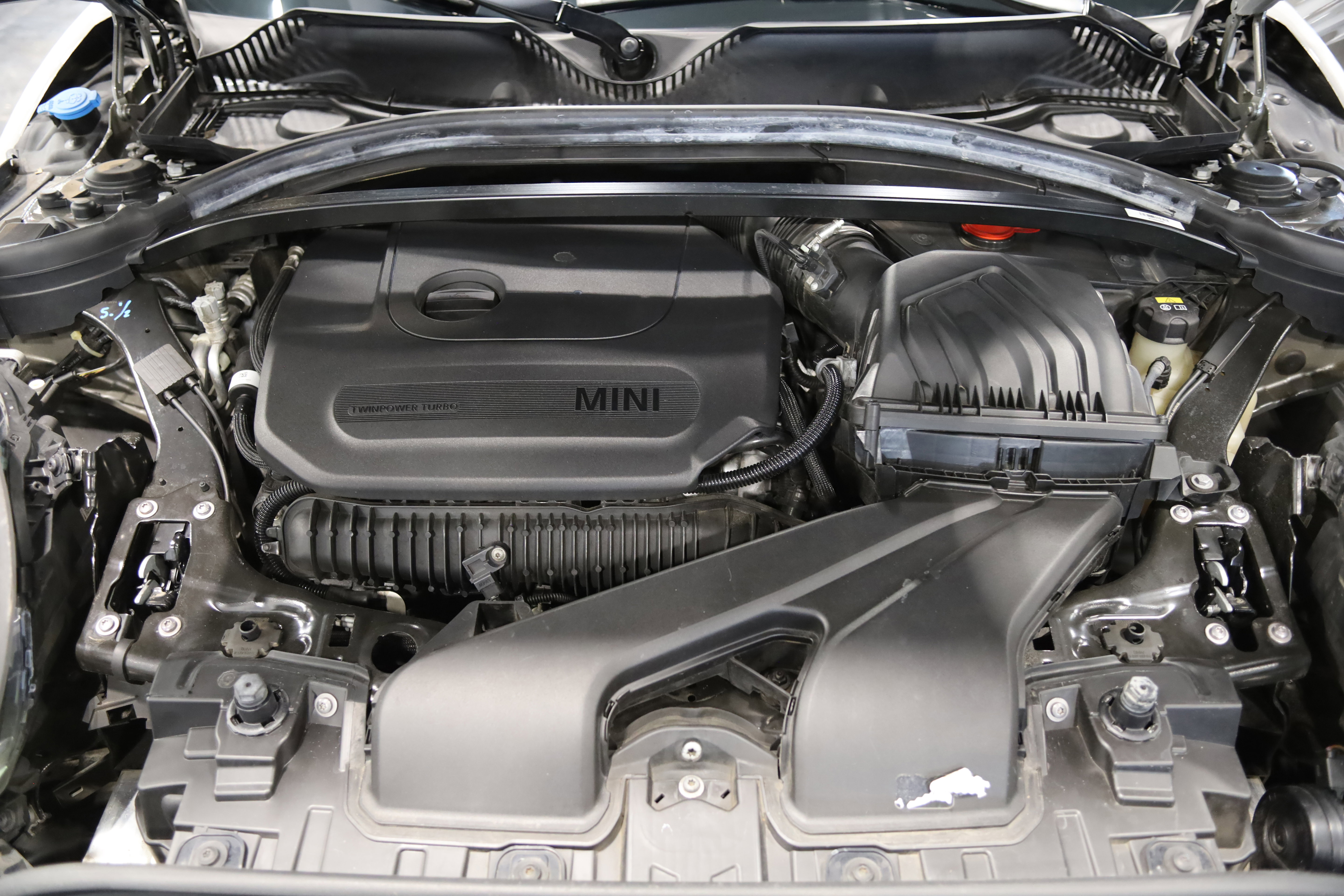 Used 2020 MINI Cooper Clubman John Cooper Works image 39