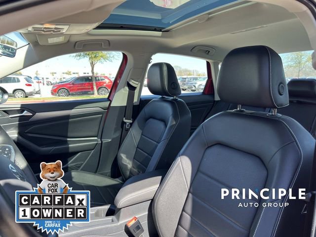 Used 2023 Volkswagen Jetta SE w/ Panoramic Sunroof Package FWD image 15