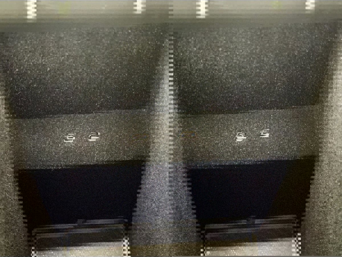 Used 2024 Rivian R1S Adventure image 16