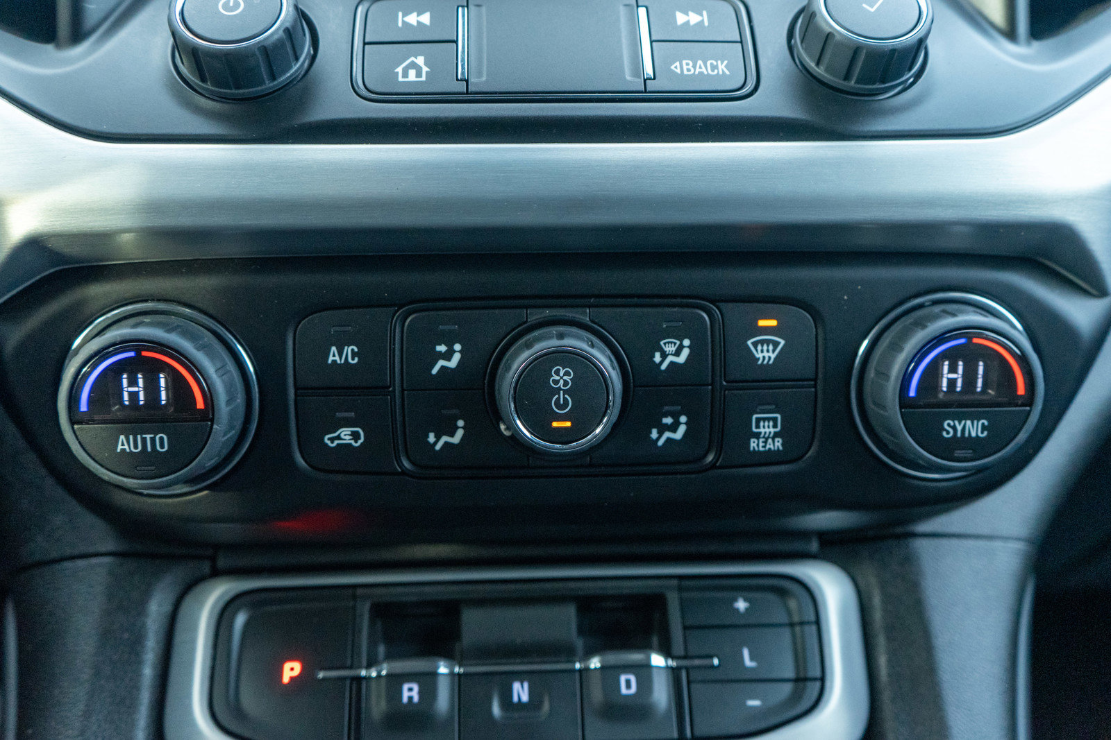 Used 2023 GMC Acadia SLT w/ Preferred Package image 19