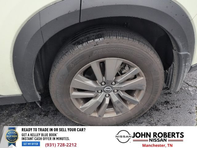 Used 2024 Nissan Pathfinder SV w/ SV Premium Package FWD image 4
