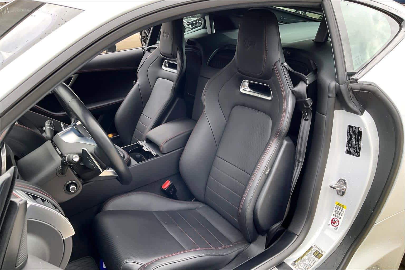 Used 2020 Jaguar F-TYPE R image 8