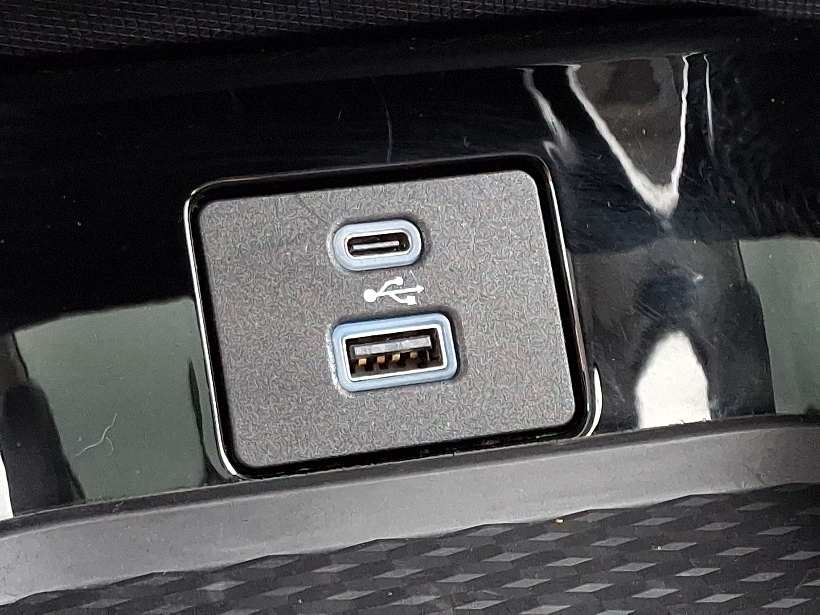 Certified 2021 Ford Mustang Mach-E Premium AWD/4WD image 25