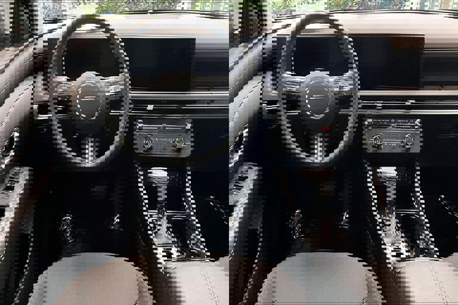 Used 2025 Hyundai Tucson SE image 10