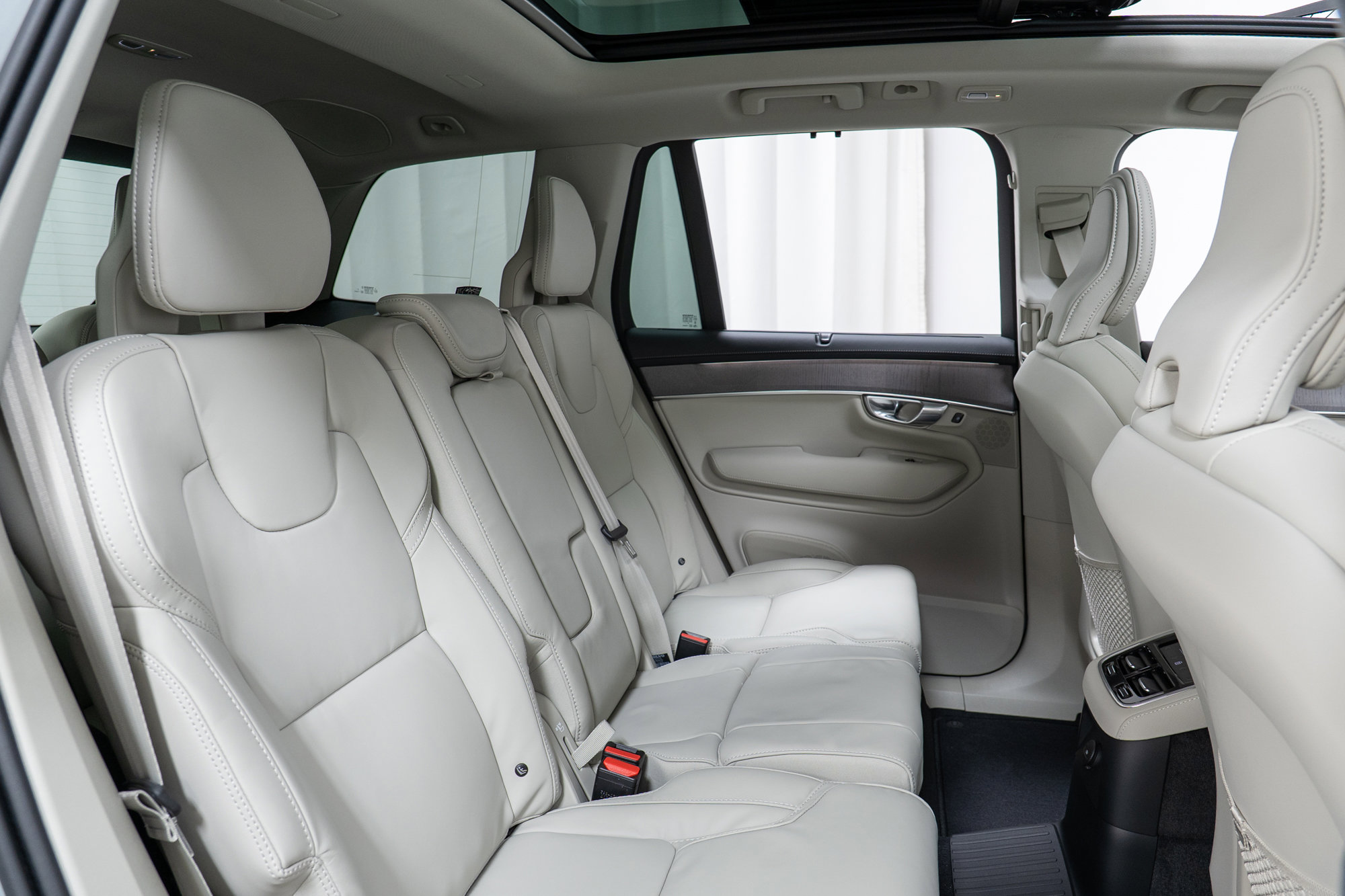 New 2026 Volvo XC90 T8 Ultra w/ Protection Package Premier image 24