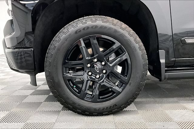 Used 2026 Chevrolet Silverado 1500 High Country w/ Midnight Edition AWD/4WD image 10