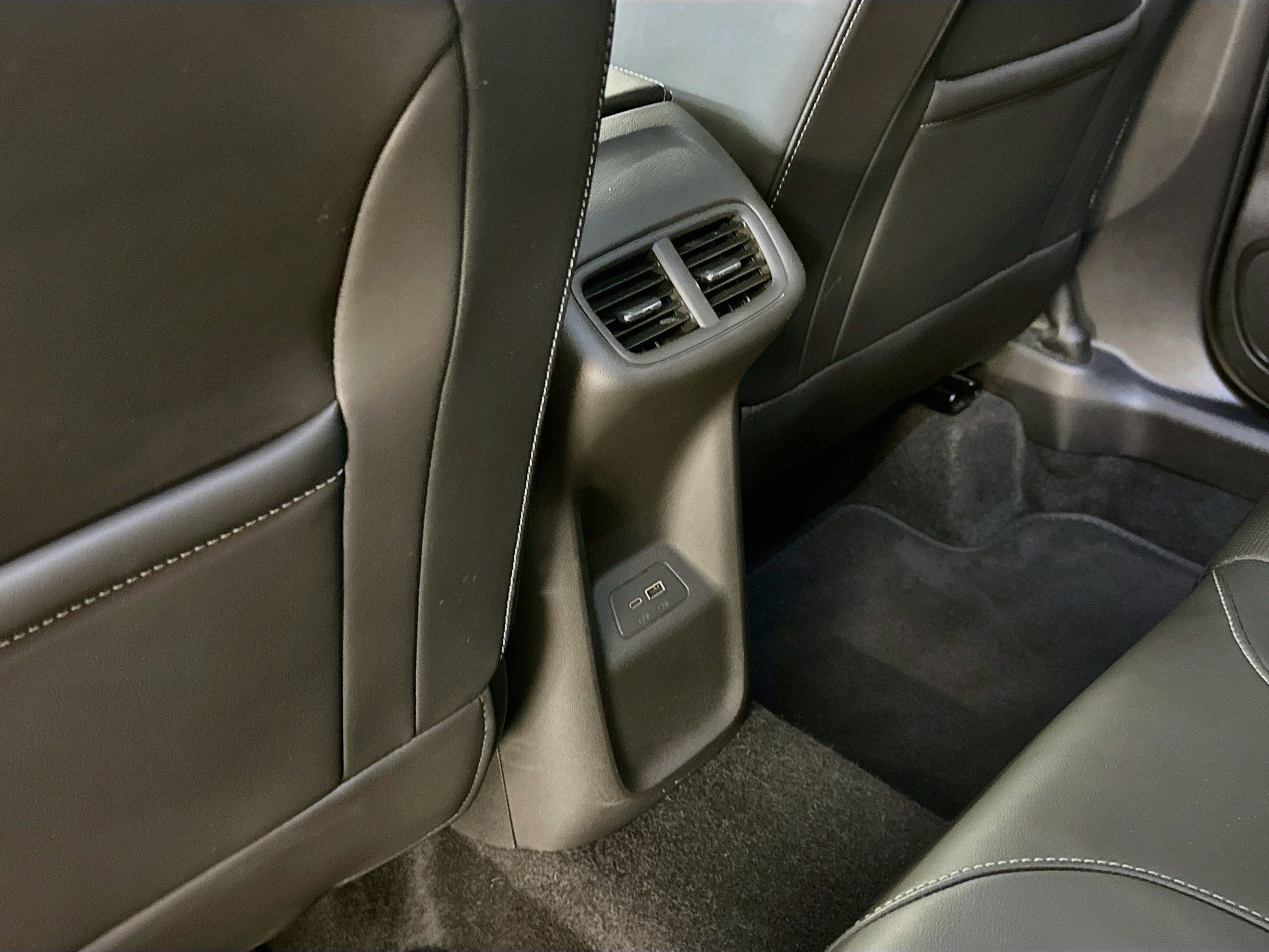 Used 2024 Buick Envision Preferred AWD/4WD image 28