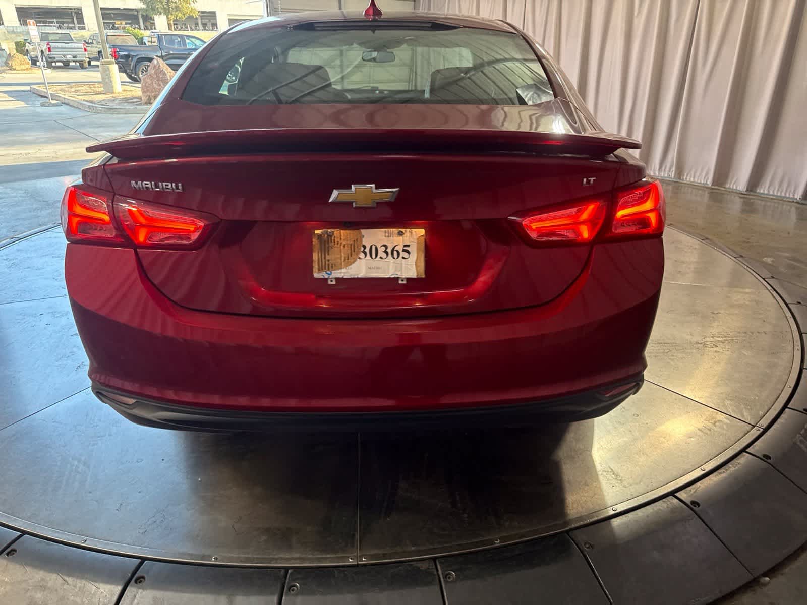 Used 2021 Chevrolet Malibu LT w/ Leather Package FWD image 6