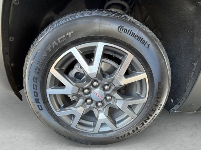 Used 2023 GMC Acadia SLE FWD image 28