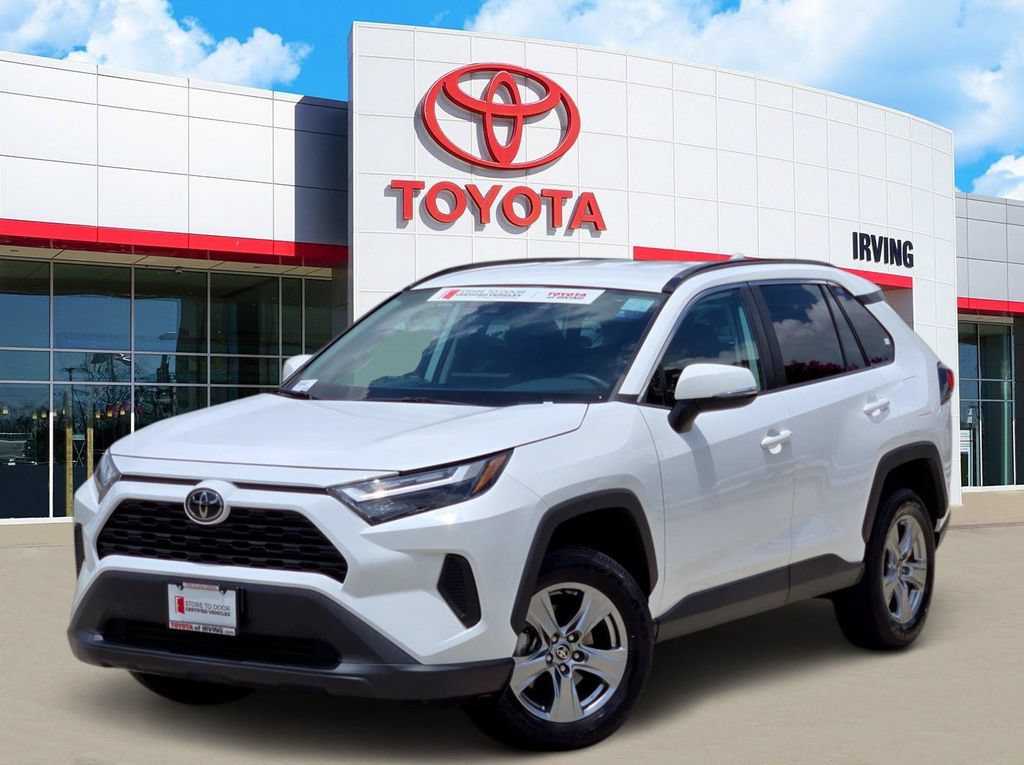Used 2024 Toyota RAV4 XLE AWD/4WD video 1