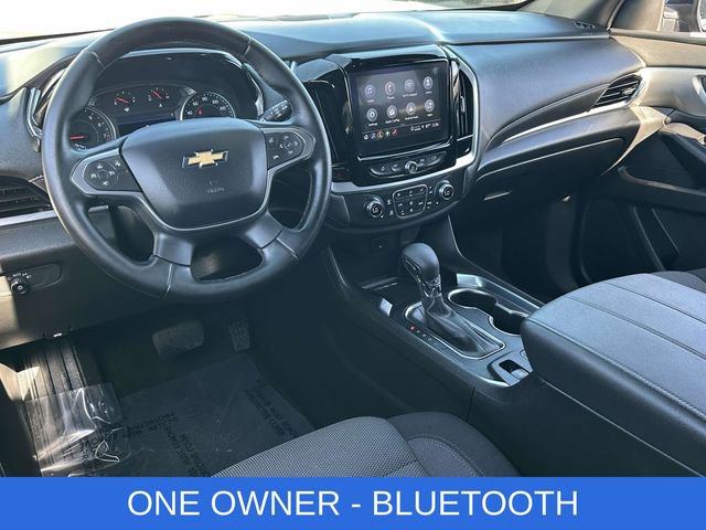 Used 2023 Chevrolet Traverse LT image 2