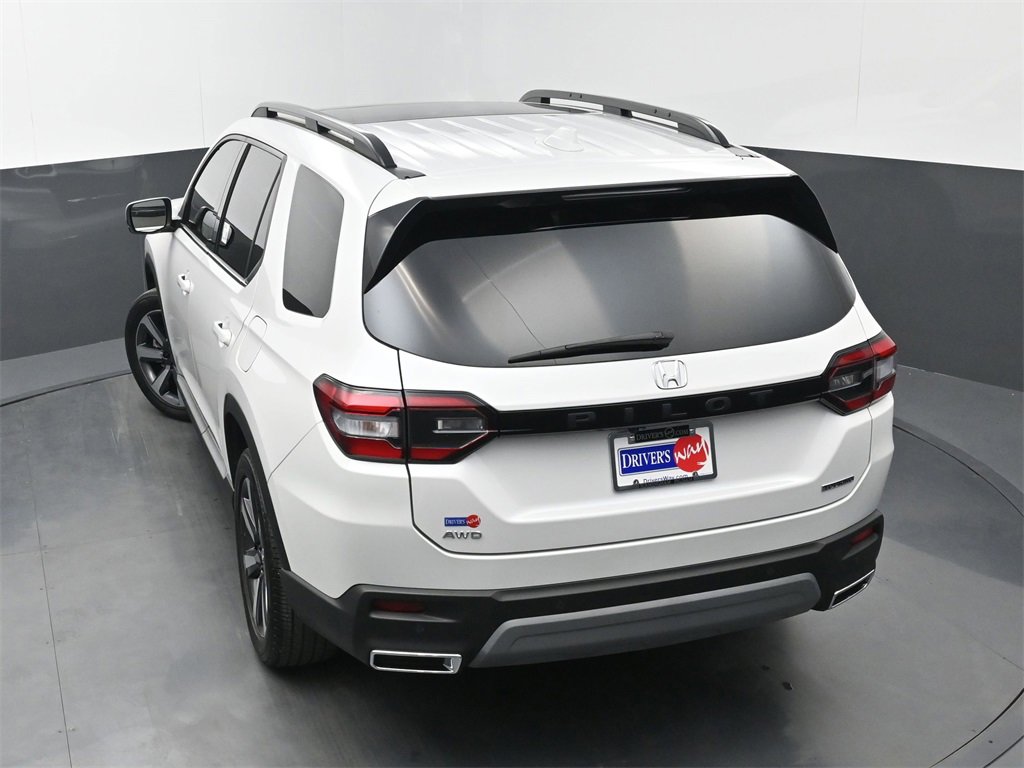 Used 2025 Honda Pilot Touring image 36