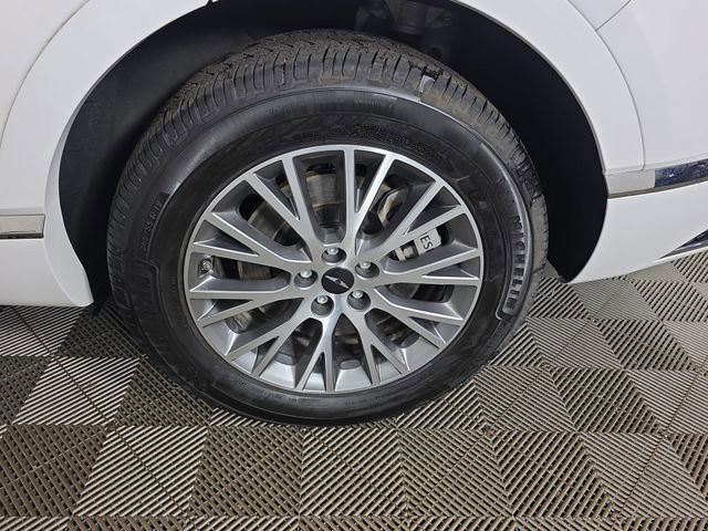 Used 2025 Genesis GV80 2.5T Standard image 17