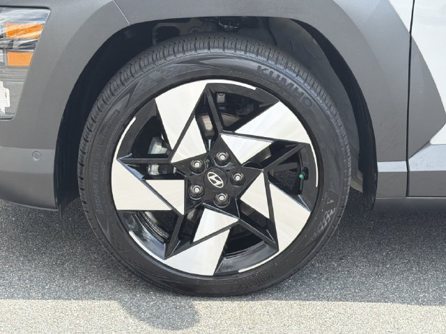 Used 2026 Hyundai Kona Limited FWD image 13