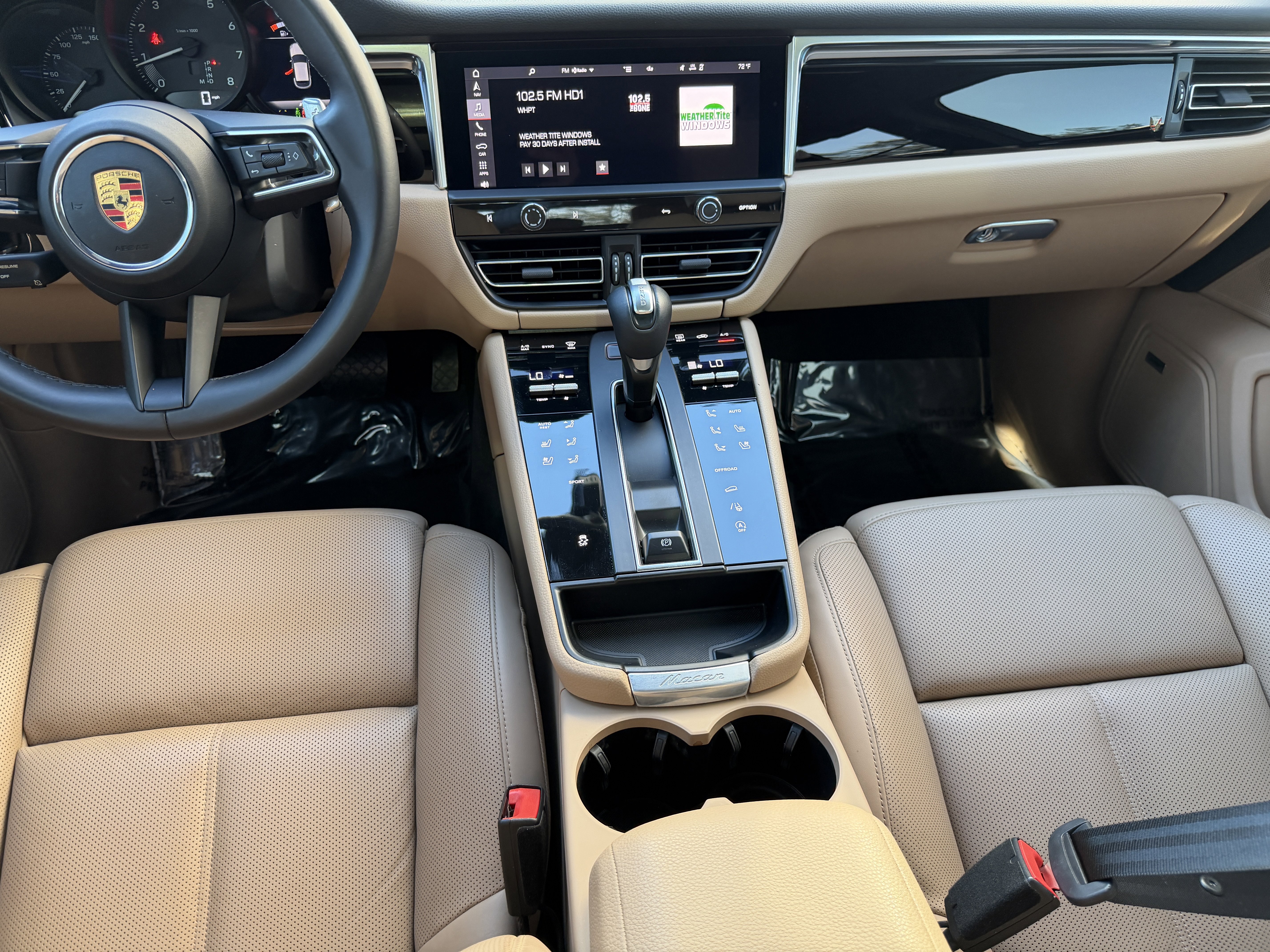 Certified 2022 Porsche Macan image 20