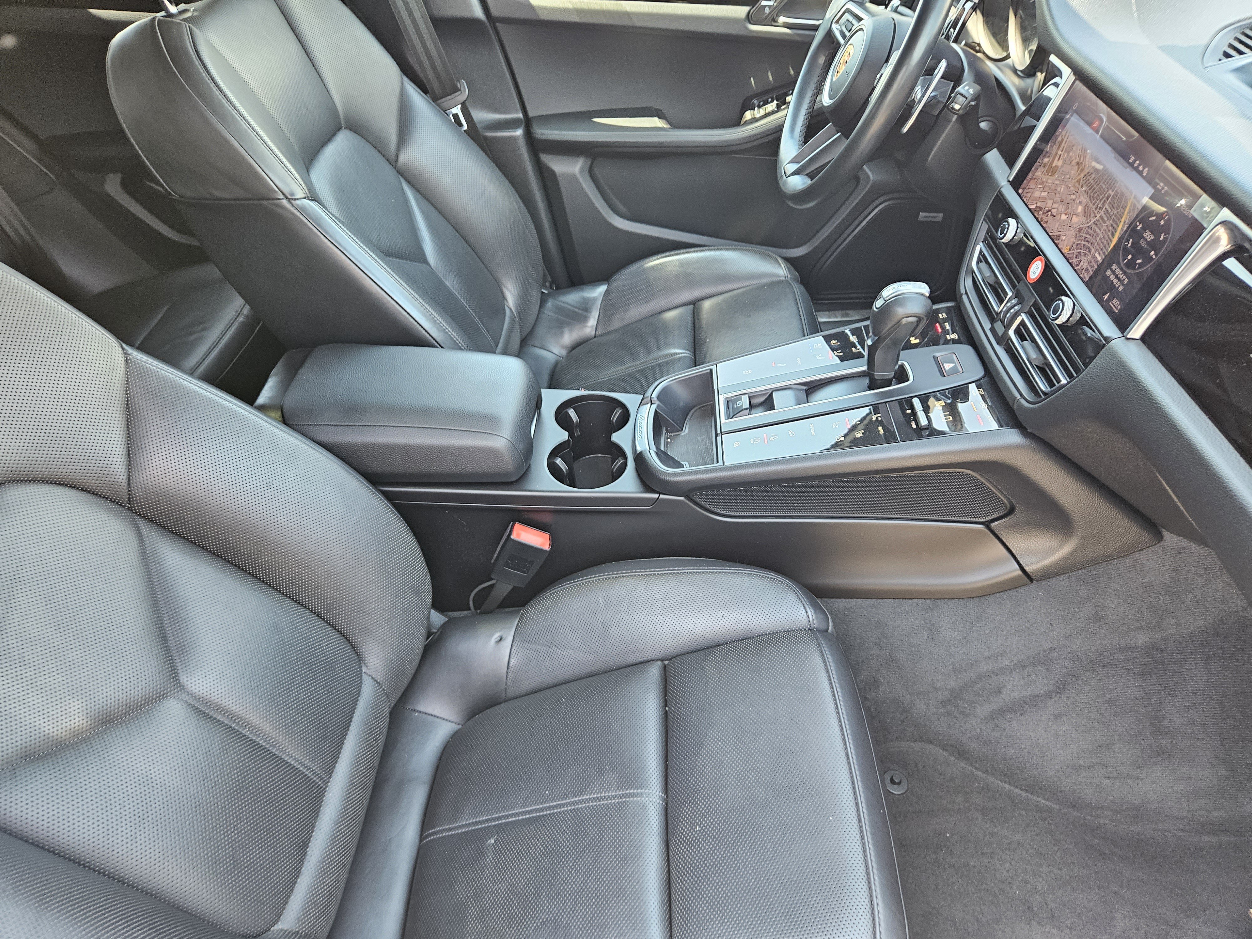 Certified 2022 Porsche Macan S w/ Premium Package Plus AWD/4WD image 15