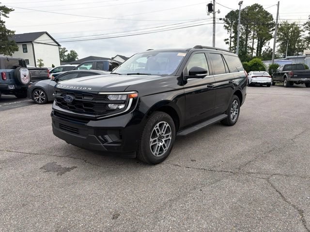 Used 2025 Ford Expedition Active AWD/4WD image 11