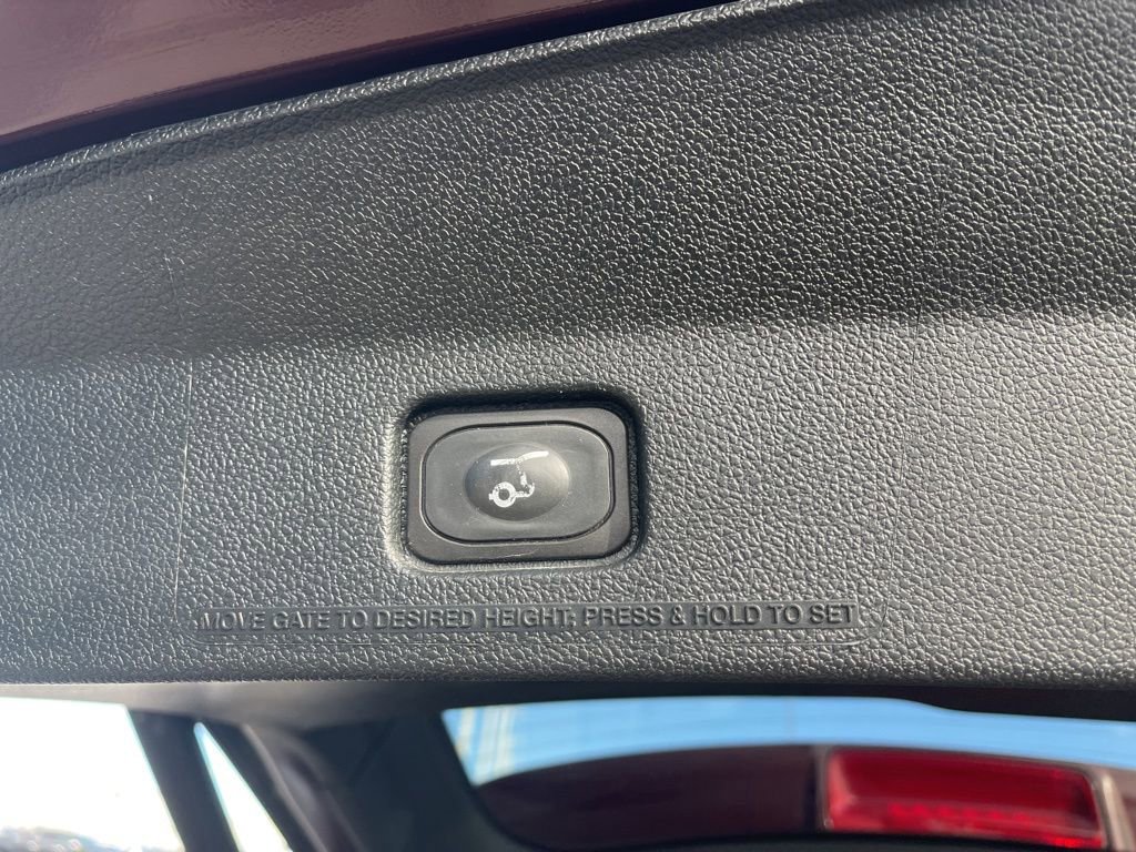 Used 2018 Ford Explorer XLT w/ Equipment Group 201A image 13