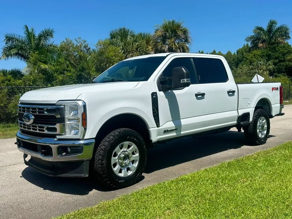 Used 2024 Ford F250 XLT w/ FX4 Off-Road Package AWD/4WD image 9