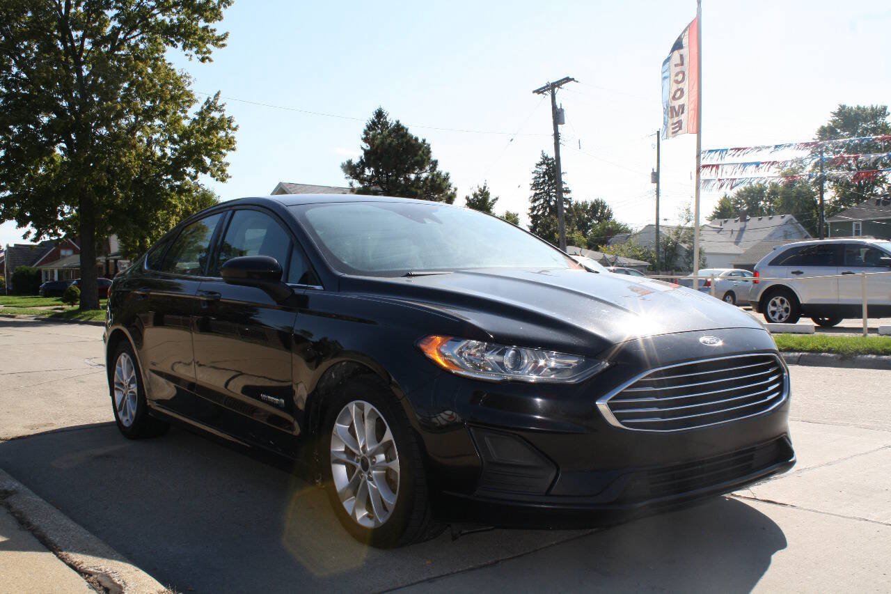 Used 2019 Ford Fusion SE FWD image 4