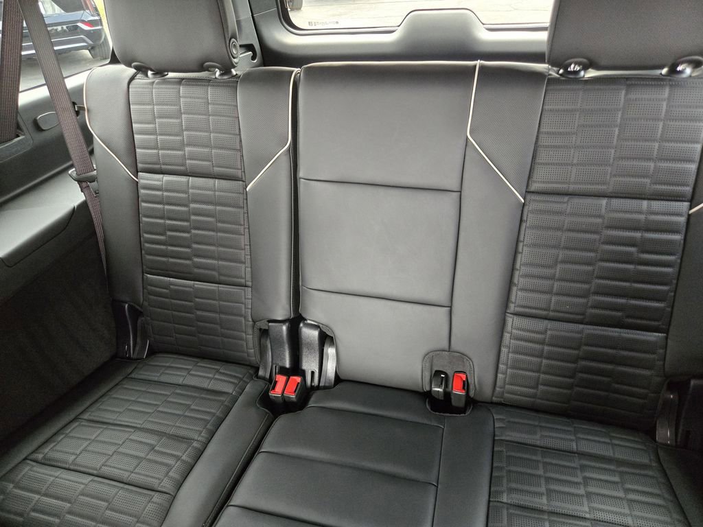 New 2026 Cadillac Escalade ESV Platinum Sport w/ LPO, ONYX Package image 19