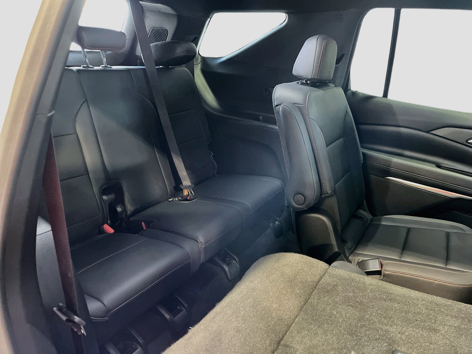 Used 2025 Chevrolet Traverse Z71 w/ LPO, Floor Liner Package AWD/4WD image 27