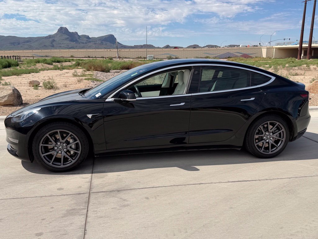 Used 2018 Tesla Model 3 Mid Range RWD image 12