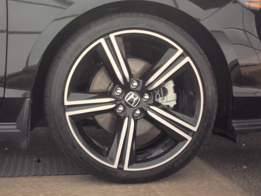 Used 2024 Honda Accord Sport image 4