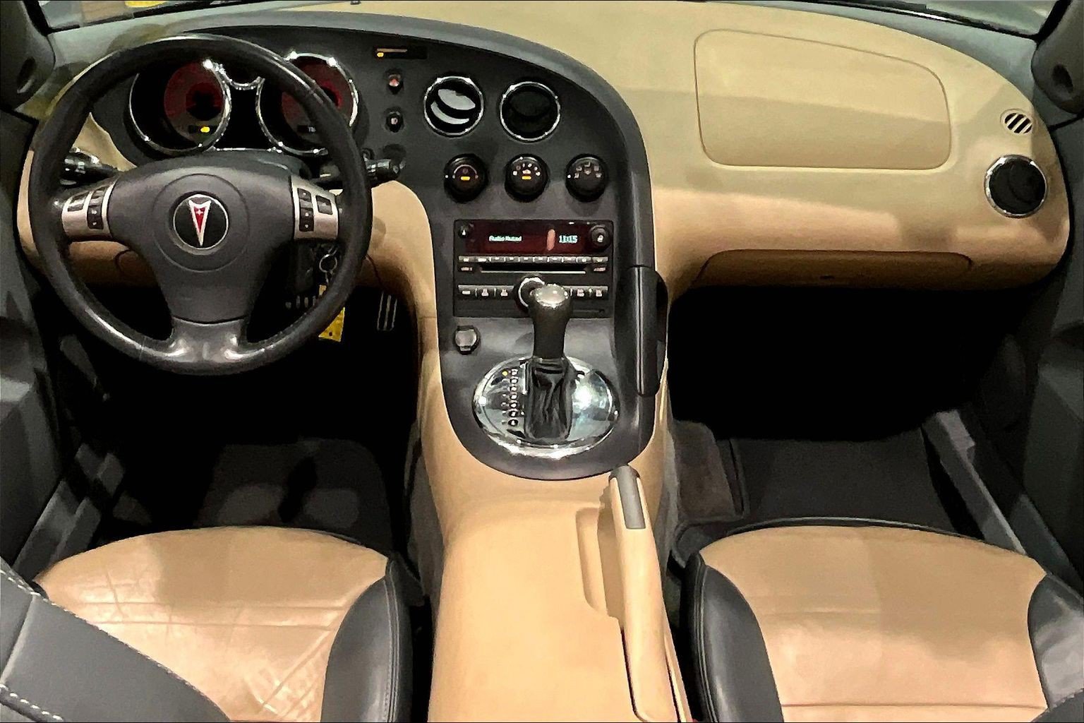 Used 2007 Pontiac Solstice Convertible w/ Premium Package RWD image 8