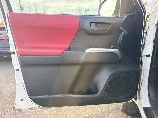 Used 2016 Toyota Tacoma SR5 image 14