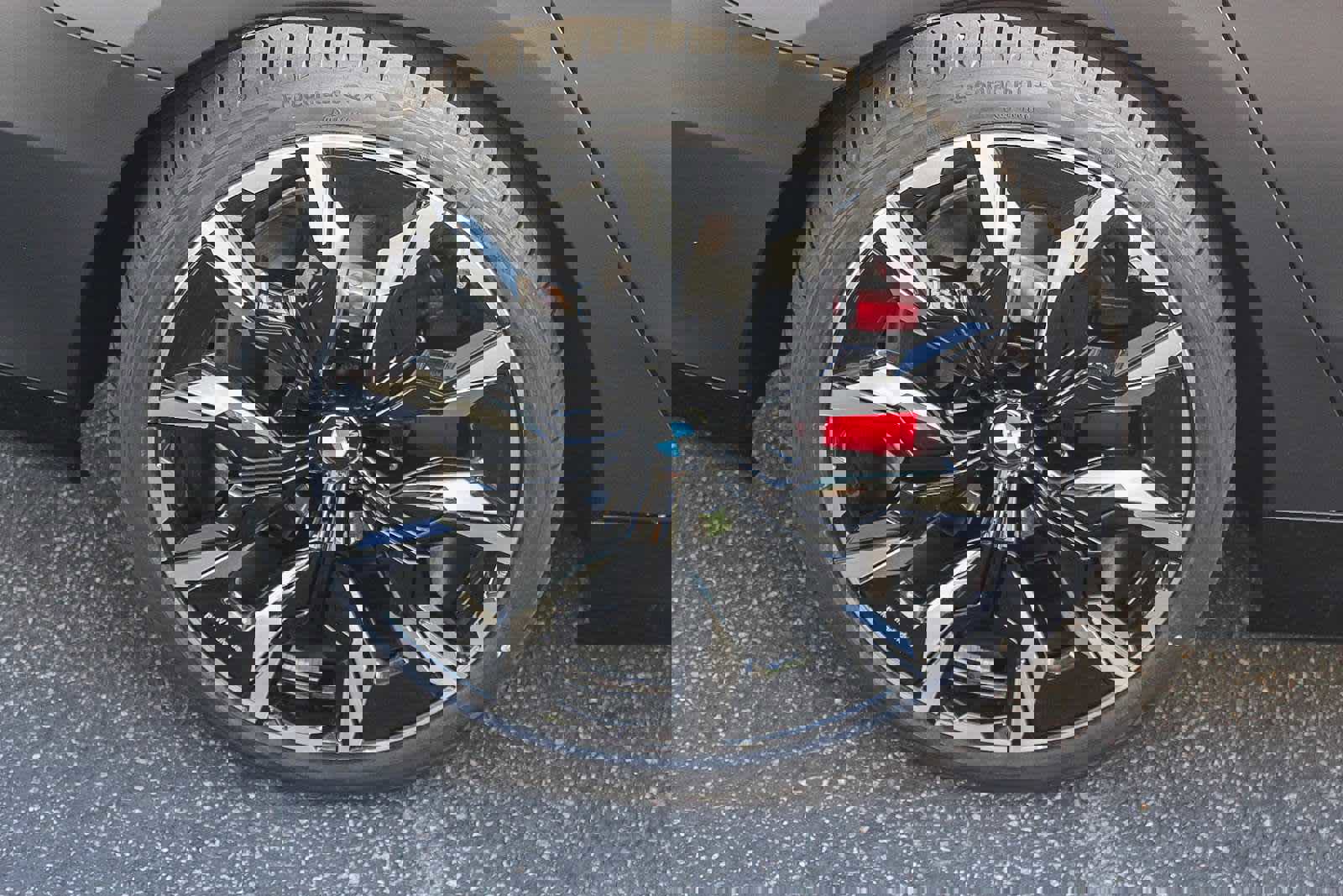 New 2026 BMW 550e xDrive w/ Executive Package image 8