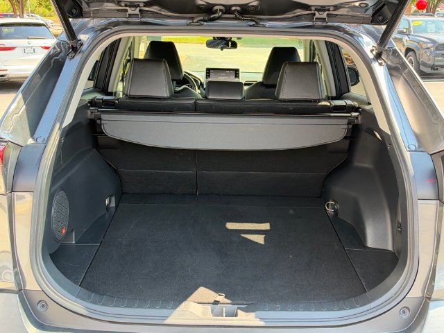 Used 2022 Toyota RAV4 XLE Premium AWD/4WD image 5