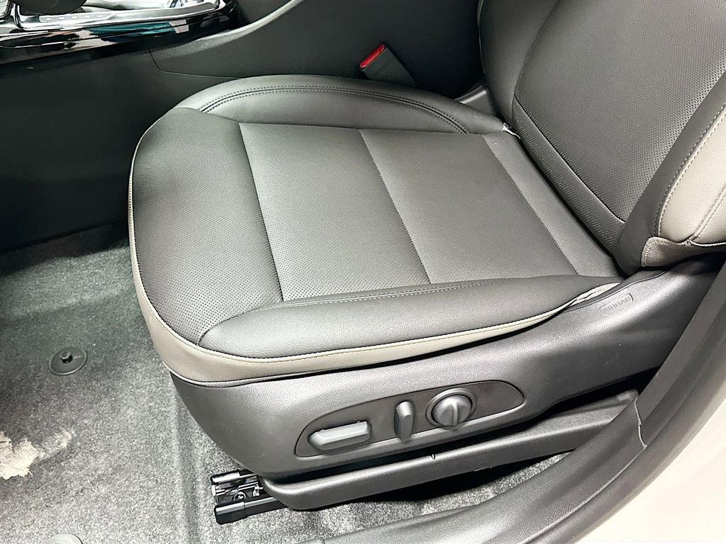 New 2026 Chevrolet Trax ACTIV FWD image 21