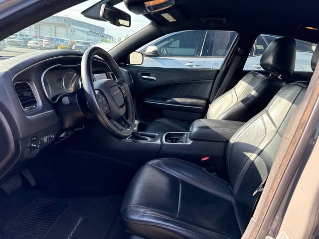 Used 2017 Dodge Charger SXT w/ Plus Group RWD image 5