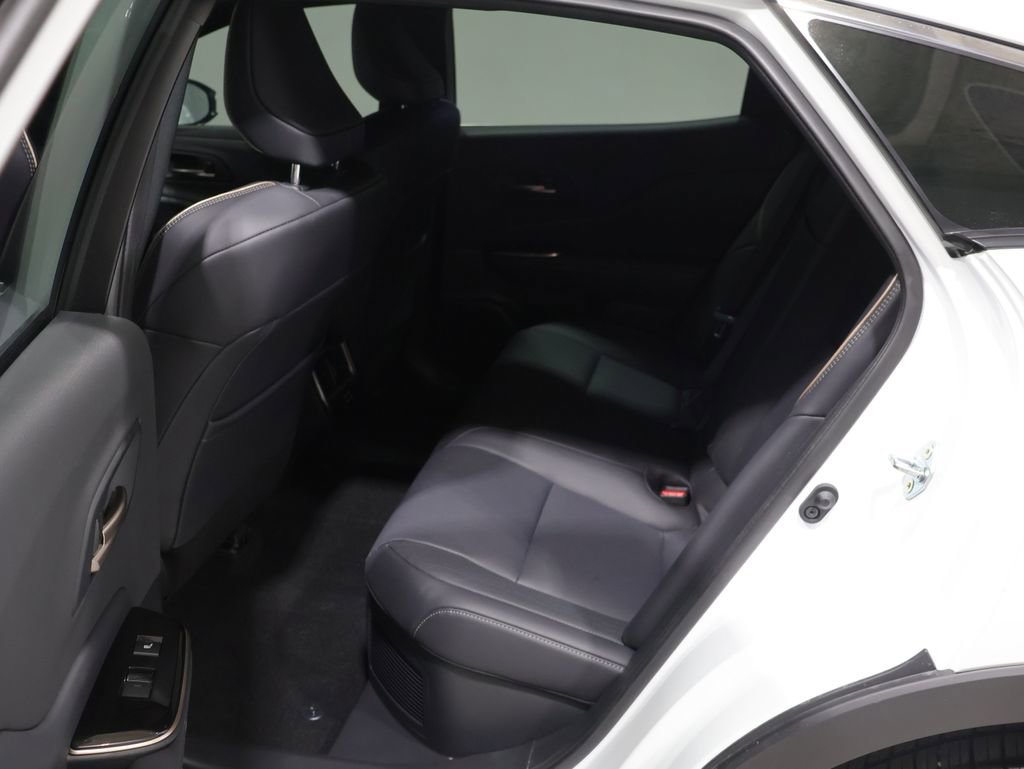 Used 2026 Toyota Crown AWD/4WD image 17